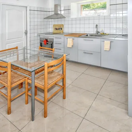 Casa de Férias Maison De Charme A Avec Terrasse Et Parking Prive *