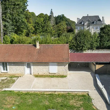 Holiday home Maison De Charme A Avec Terrasse Et Parking Prive Monthenault
